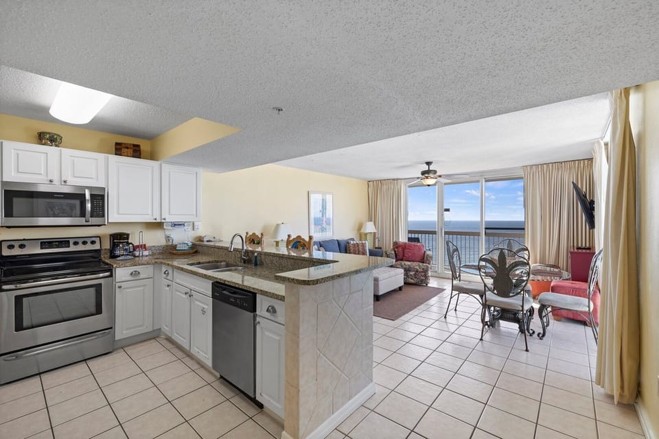 Condo, 1 Bedroom | Private kitchen | Fridge, microwave, oven, dishwasher