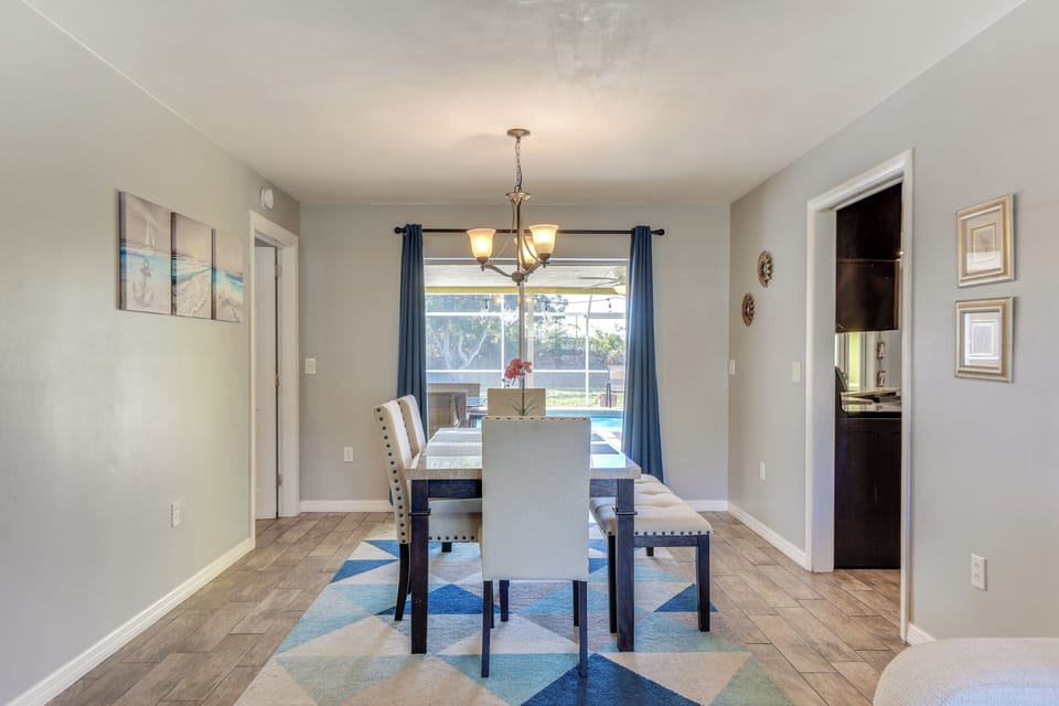 House (4 Bedrooms) | Interior