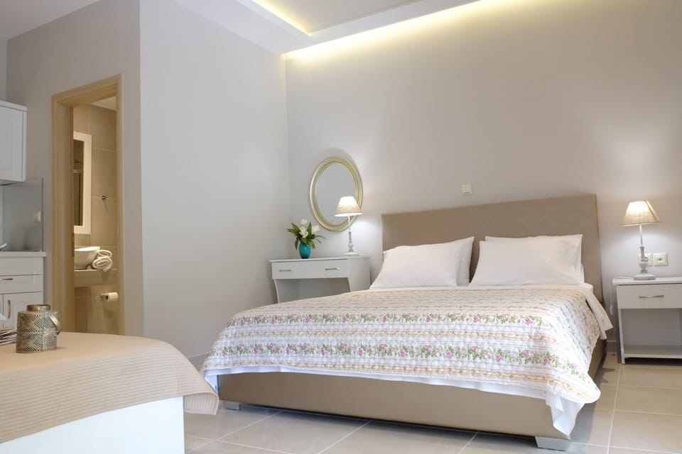 Standard Quadruple Room | In-room safe, blackout drapes, soundproofing, iron/ironing board