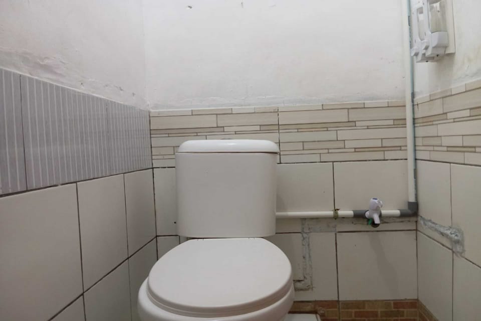 Deluxe Double Room | Bathroom | Shower, towels, soap
