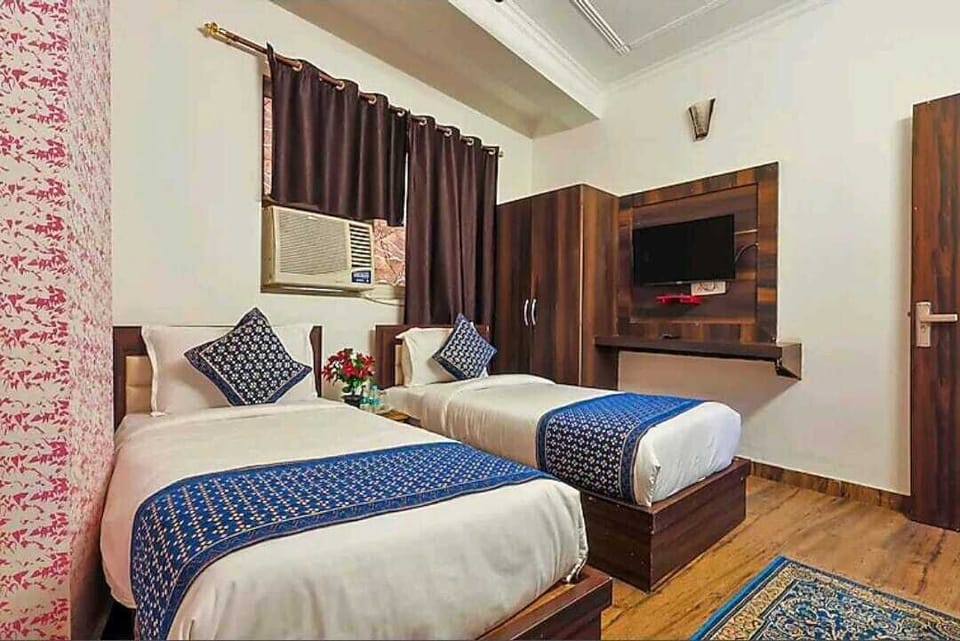Family Suite | 1 bedroom, desk, free WiFi