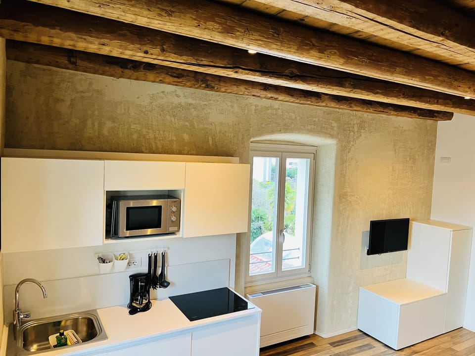 Duplex | Private kitchen | Full-size fridge, microwave, stovetop, dishwasher