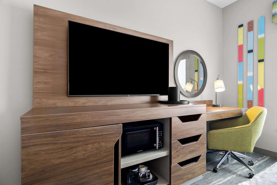 In-room safe, desk, laptop workspace, blackout drapes