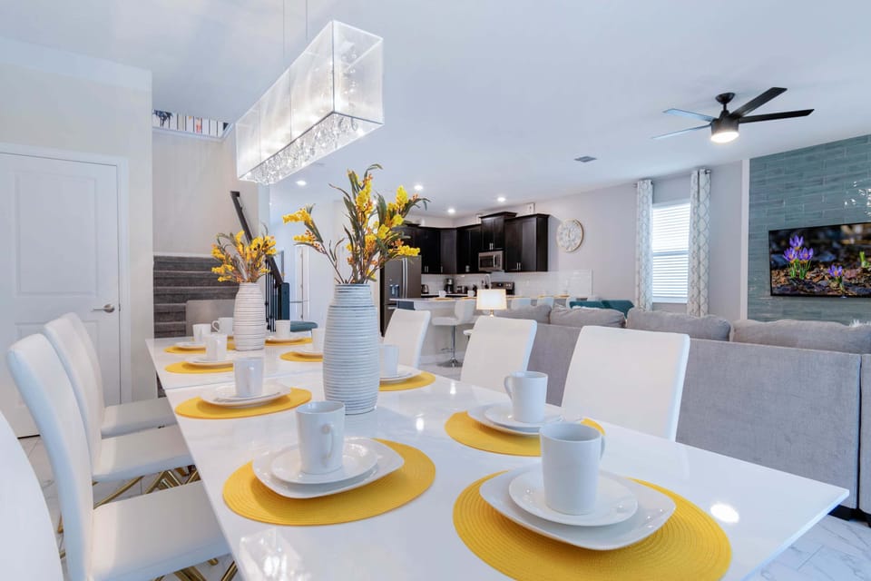 House, Multiple Beds, Pool Access, Pool View (1158DL_W 20230901 CG) | Dining