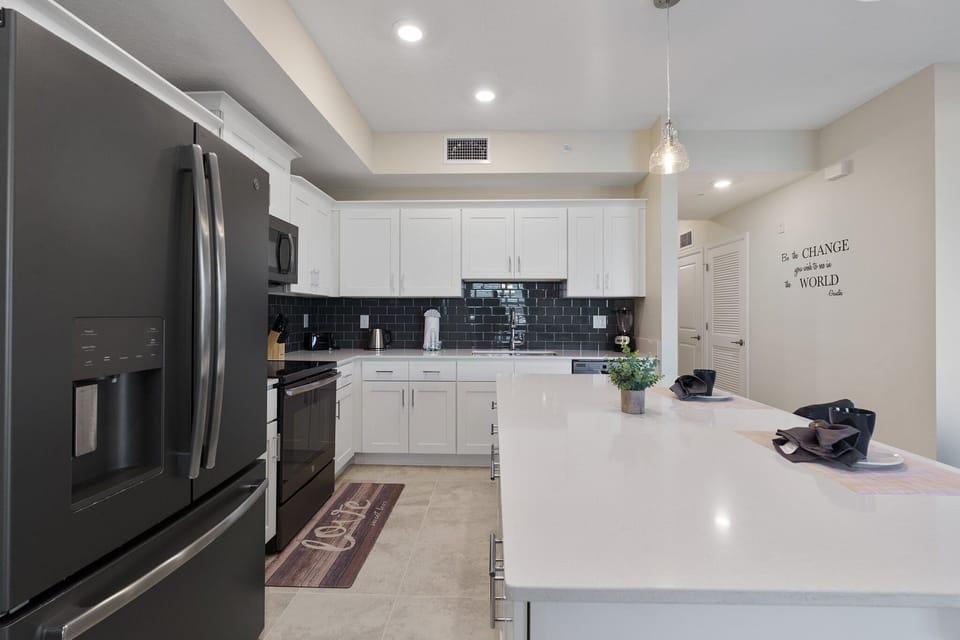 House, Multiple Beds, Patio (3121PC SL) | Private kitchen | Coffee/tea maker, electric kettle