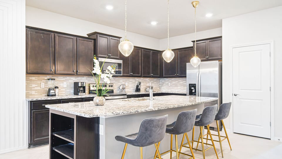 House, Multiple Beds, Pool Access, Pool View (4421KR WIR) | Private kitchen | Coffee/tea maker