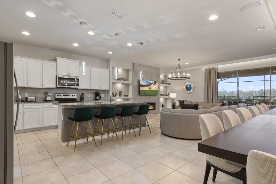 House, Multiple Beds, Pool Access, Pool View (2321LD WAW) | Private kitchen | Coffee/tea maker