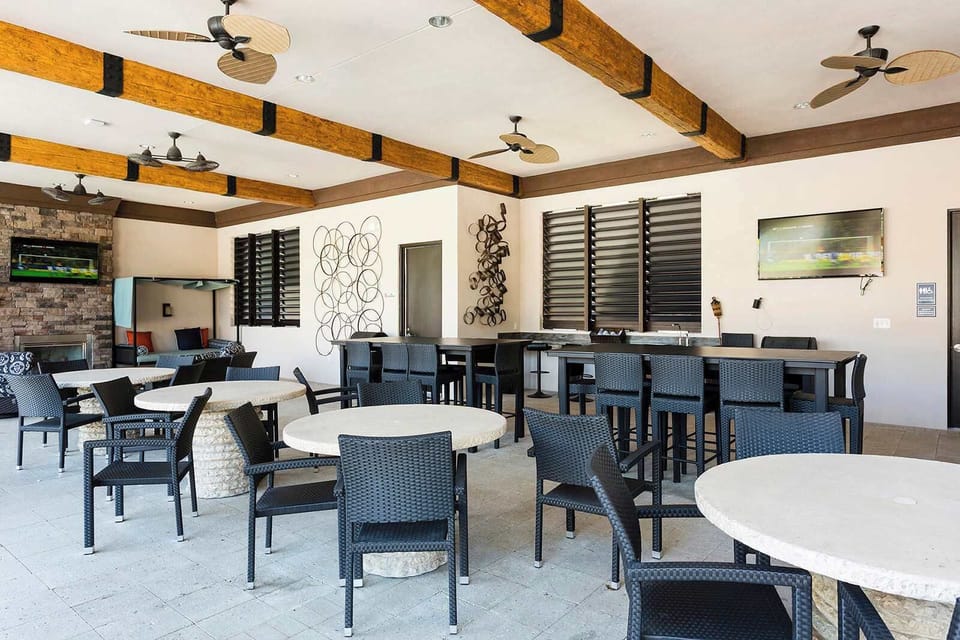 House, Multiple Beds, Pool Access, Pool View (7271OL Solterra) | Dining