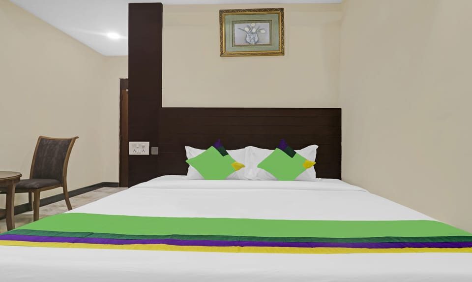Standard Room | Laptop workspace, blackout drapes, iron/ironing board, free WiFi