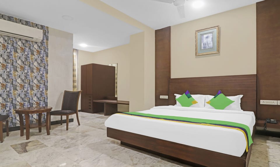 Standard Room | Laptop workspace, blackout drapes, iron/ironing board, free WiFi