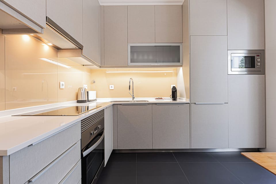 Family Duplex, 3 Bedrooms, Balcony, River View | Private kitchen | Fridge, microwave, oven, stovetop