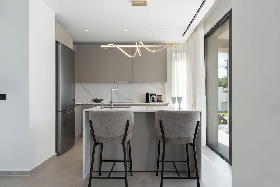 Superior Villa | Private kitchen | Highchair