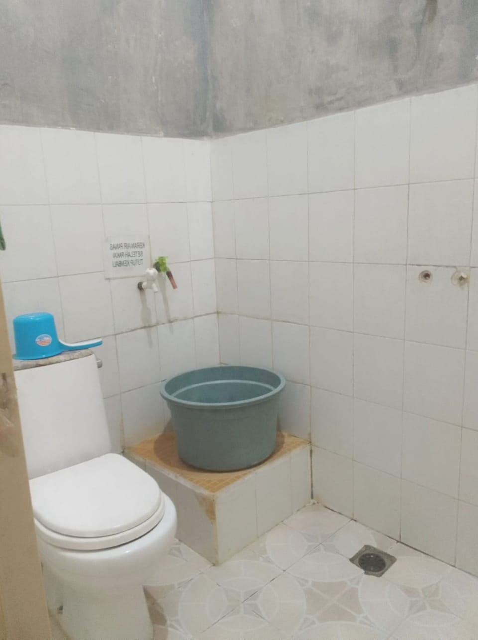 Standard Double Room | Bathroom | Shower, soap