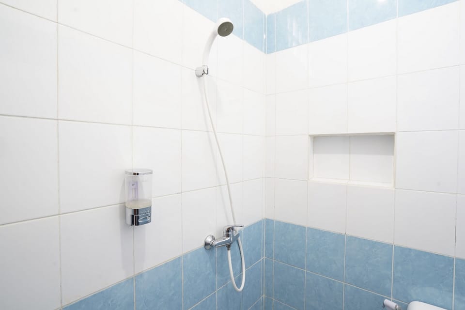 Standard Double Room | Bathroom | Shower, soap