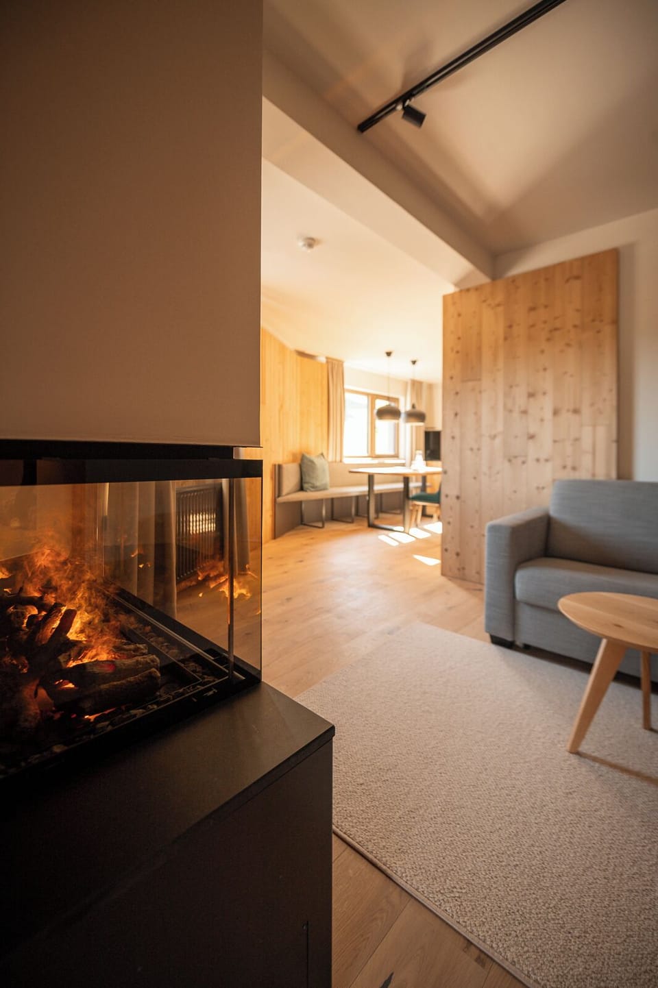 Apartment, 3 Bedrooms, Kitchen, Mountain View | Hypo-allergenic bedding available, in-room safe, laptop workspace