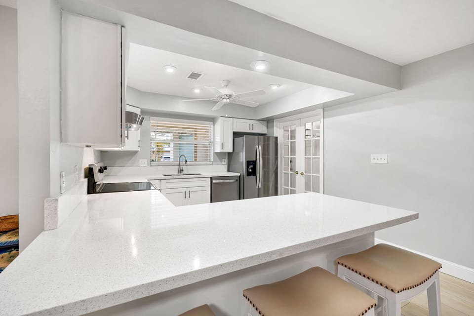 House, 4 Bedrooms | Private kitchen | Fridge, oven, coffee/tea maker, toaster