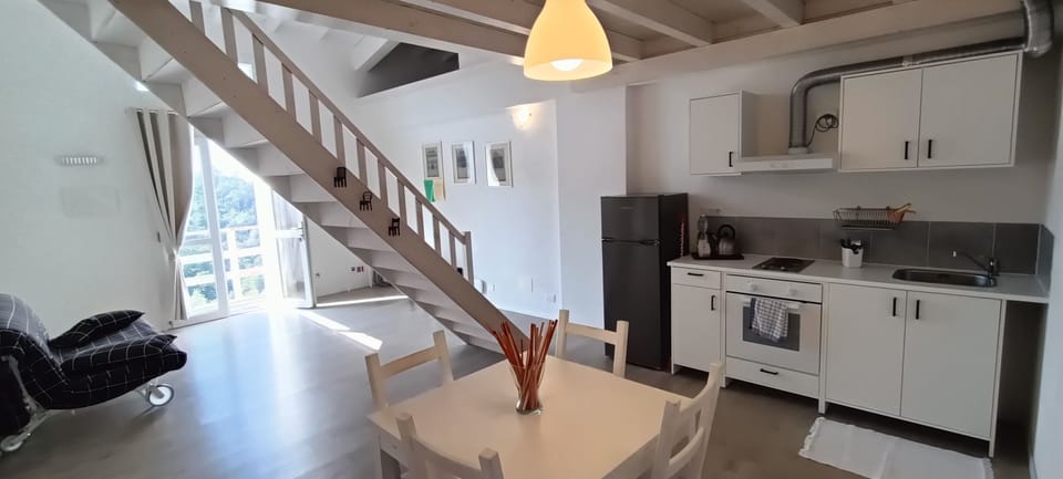 Traditional Duplex | Private kitchenette | Fridge, oven, stovetop, electric kettle