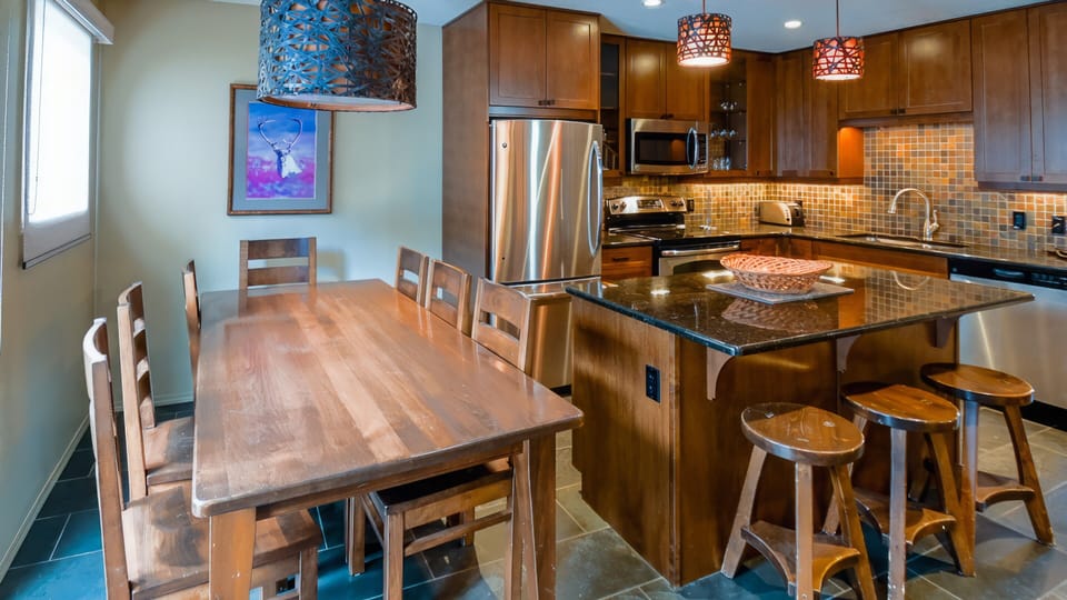 Thunder Ridge Chalet #5 | In-room dining