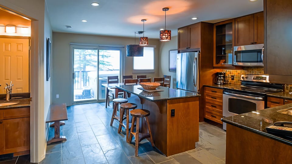 Thunder Ridge Chalet #5 | Private kitchen | Fridge, microwave, oven, stovetop