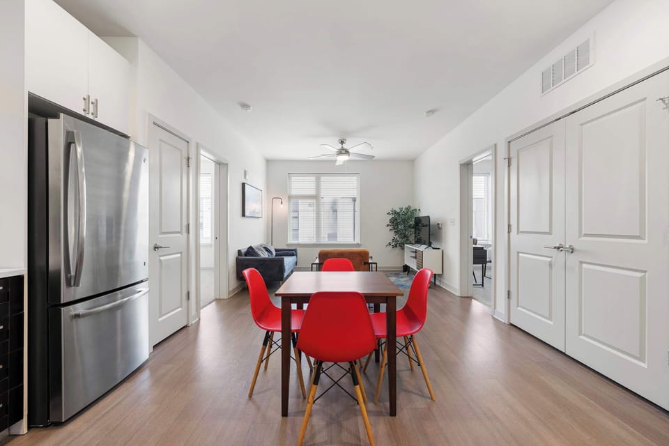 Family Apartment, 3 Bedrooms, Non Smoking | 2 Units | Dining room