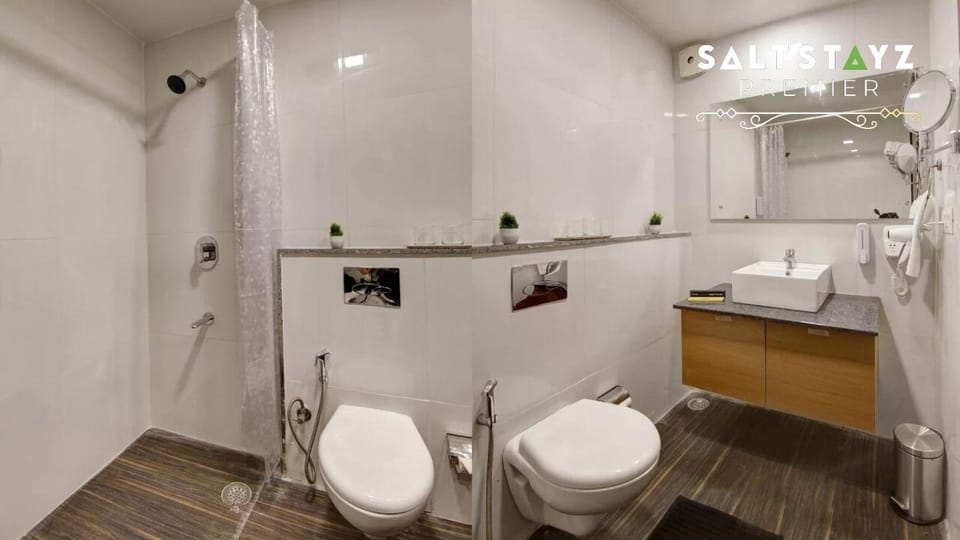 Shower, rainfall showerhead, free toiletries, hair dryer