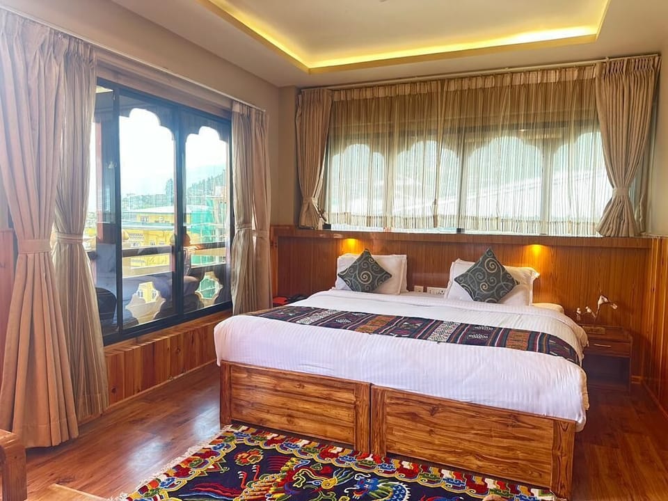 Deluxe Double Room, 1 Double Bed, City View | Premium bedding, in-room safe, desk, laptop workspace