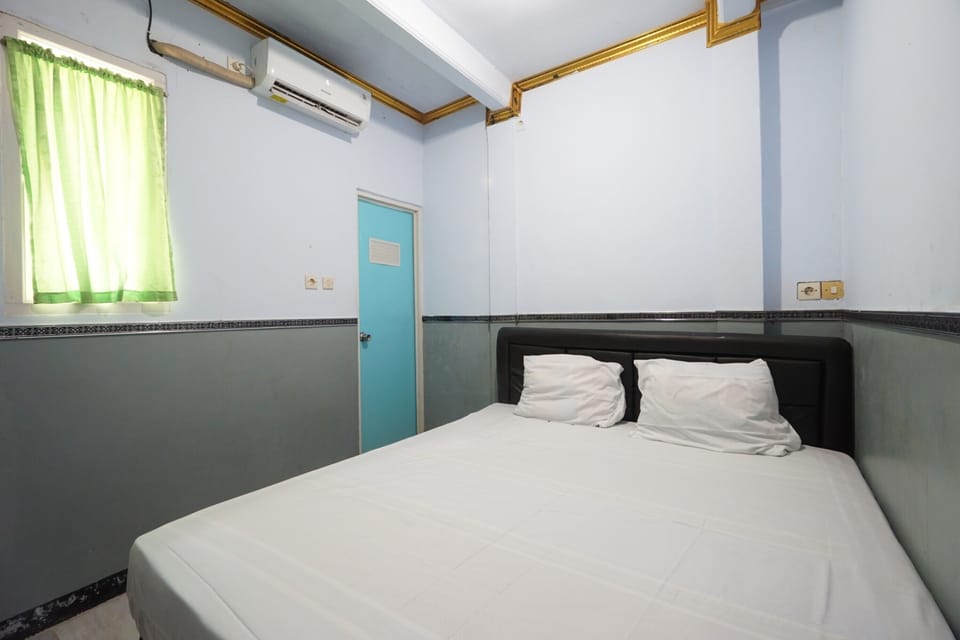 Standard Double Room | Free WiFi, bed sheets