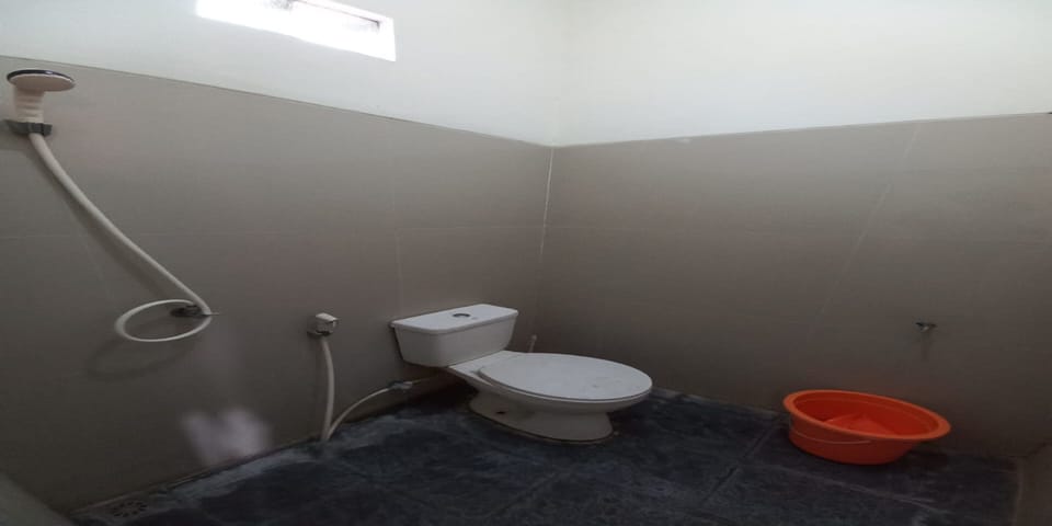 Deluxe Double Room | Bathroom | Shower, towels, soap