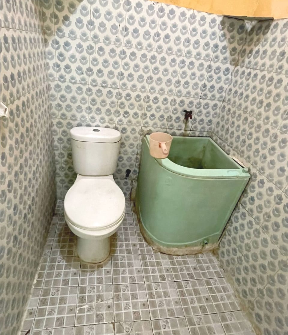 Shower, towels, soap