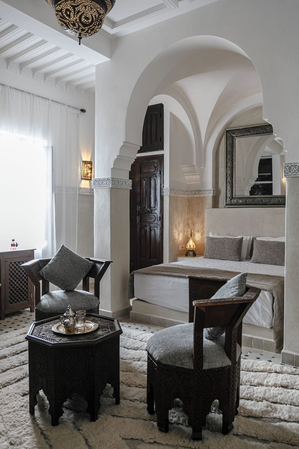 Royal Room | Bathroom | Designer toiletries, hair dryer, towels