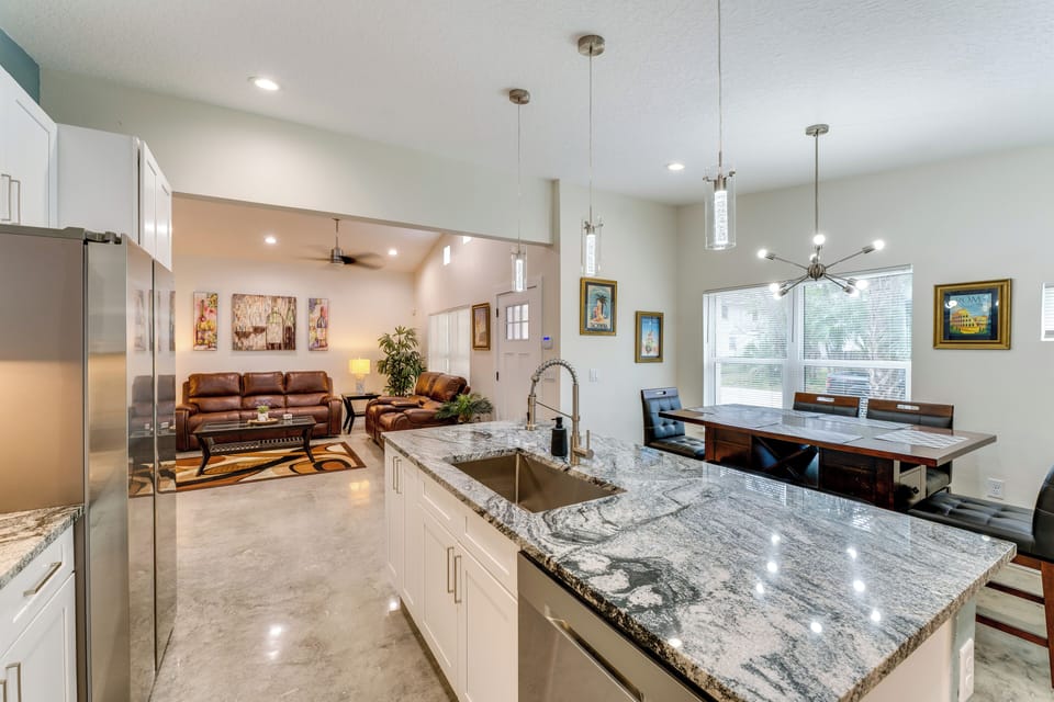 House (3 Bedrooms) | Interior