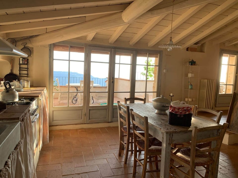 House | 3 bedrooms, high-speed internet