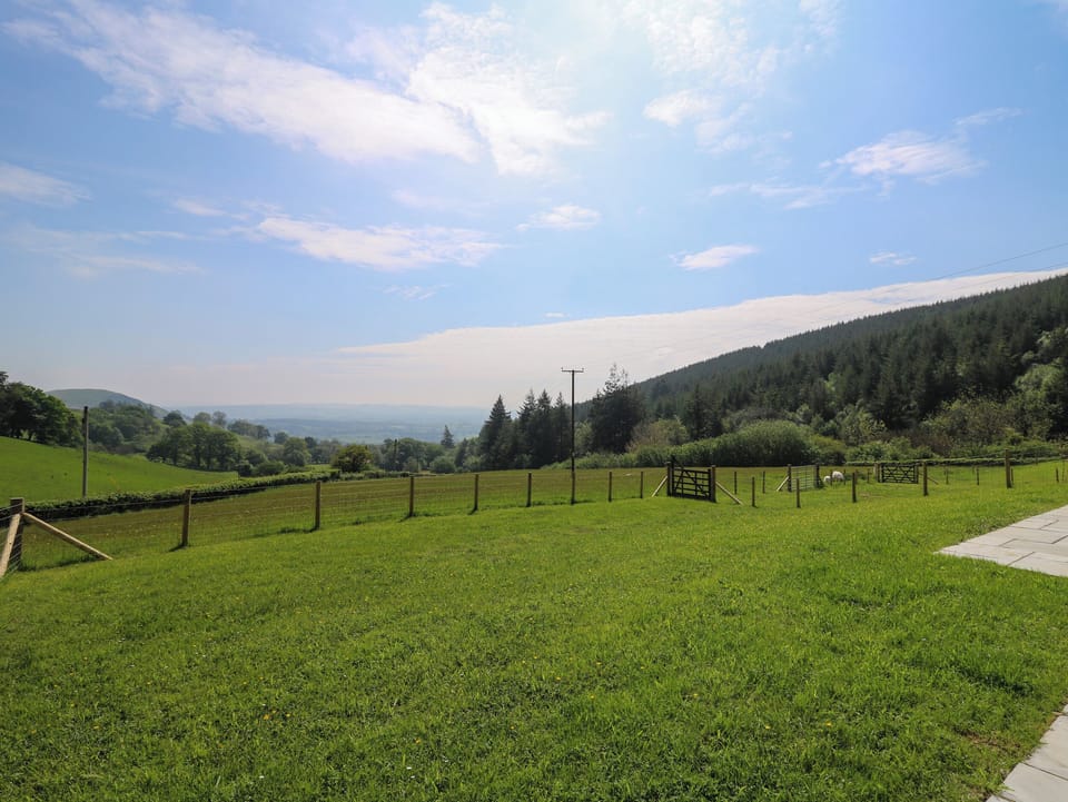 Cottage | Property grounds