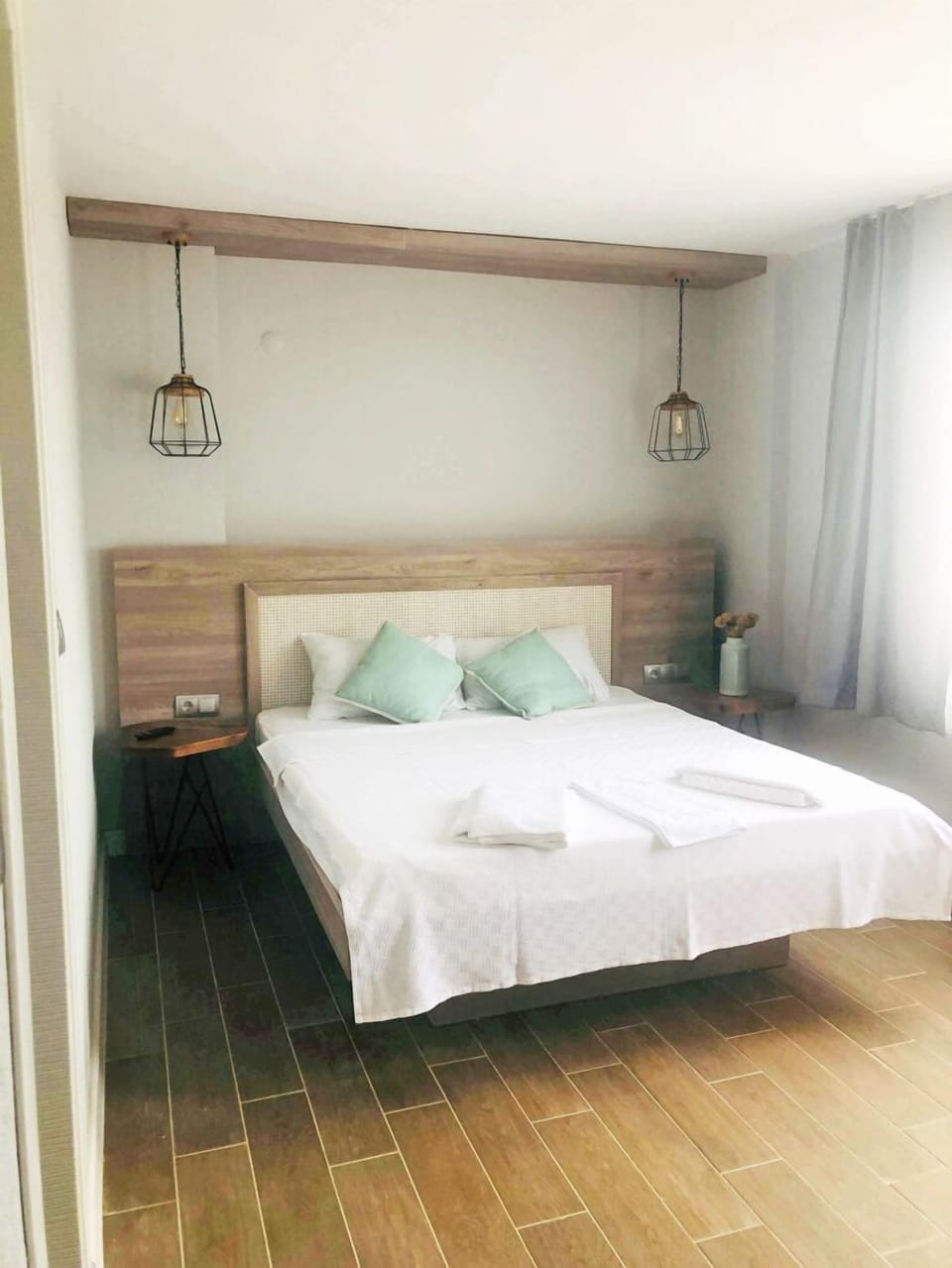 Deluxe Room, Garden View | Free WiFi, bed sheets