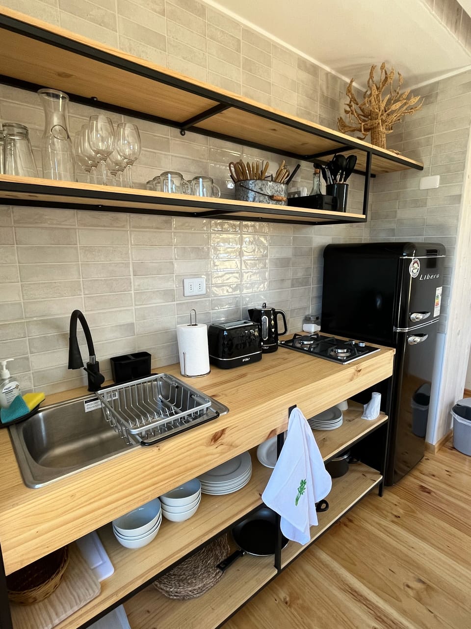 Cabin, Terrace, Courtyard View | Private kitchen | Full-size fridge, electric kettle, toaster, rice cooker