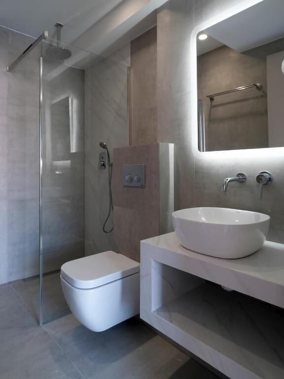 Rainfall showerhead, hair dryer, towels, soap