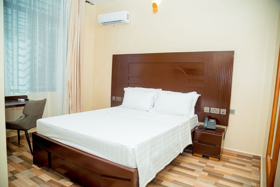 Standard Double Room | Desk, laptop workspace, free WiFi