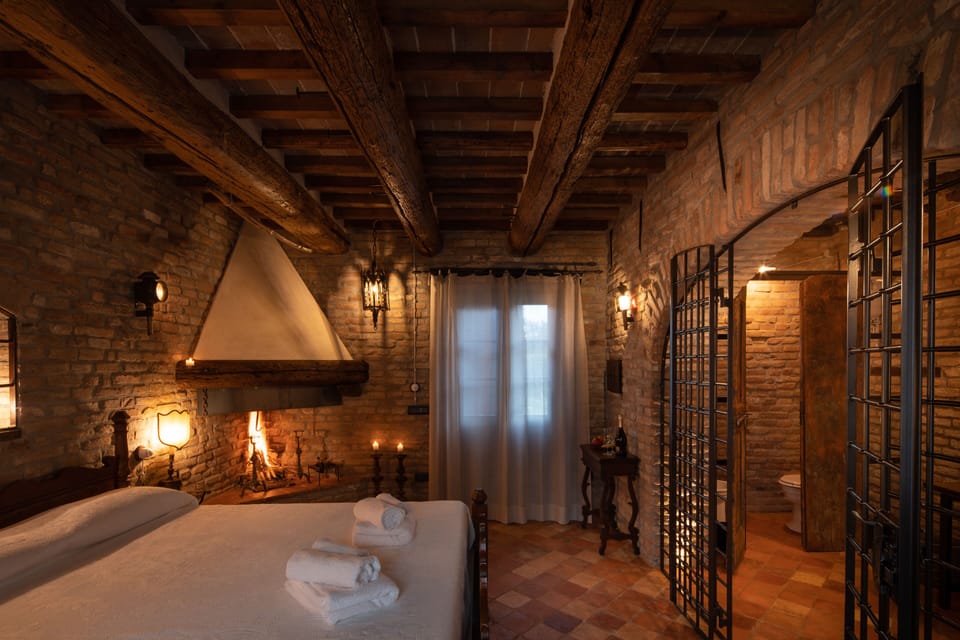 Superior Suite | Minibar, blackout drapes, soundproofing, travel crib