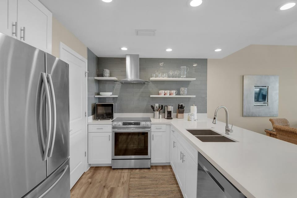 Condo, Multiple Beds (Sterling Breeze 904) | Private kitchen | Oven, toaster