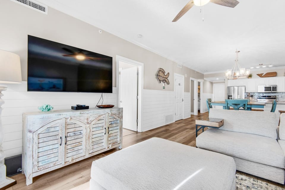 Condo, Multiple Beds (Ocean Reef 1708) | Living area | TV