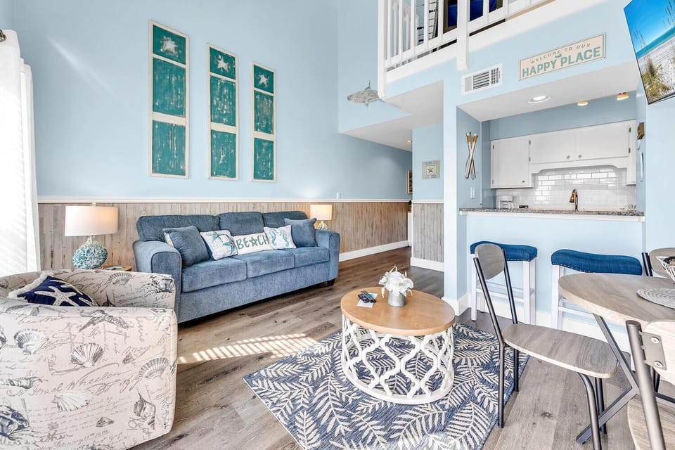 Condo, 2 Queen Beds (Endless Summer F11) | Living area | TV