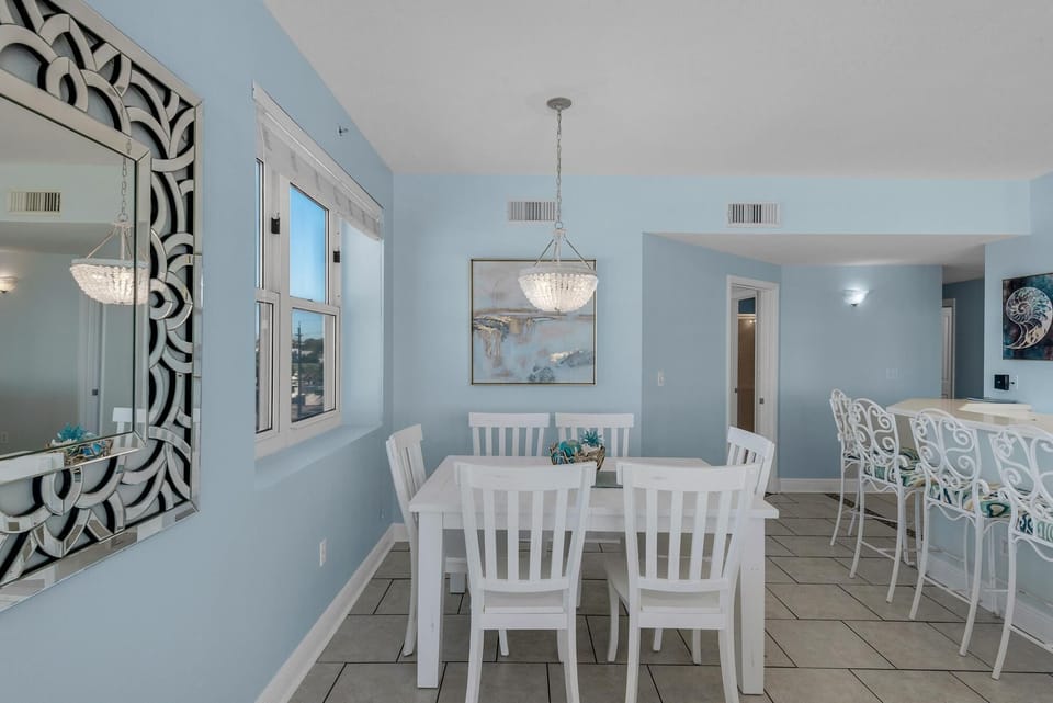 Condo, Multiple Beds (Celadon 309) | Dining