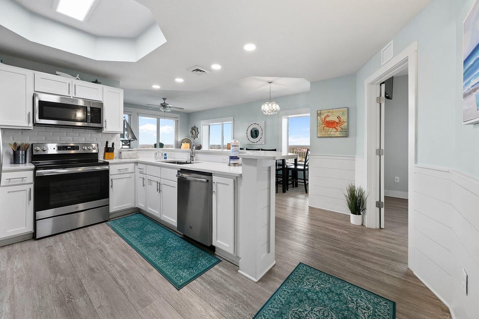Condo, Multiple Beds (Calypso 3-1612) | Private kitchen | Oven, toaster