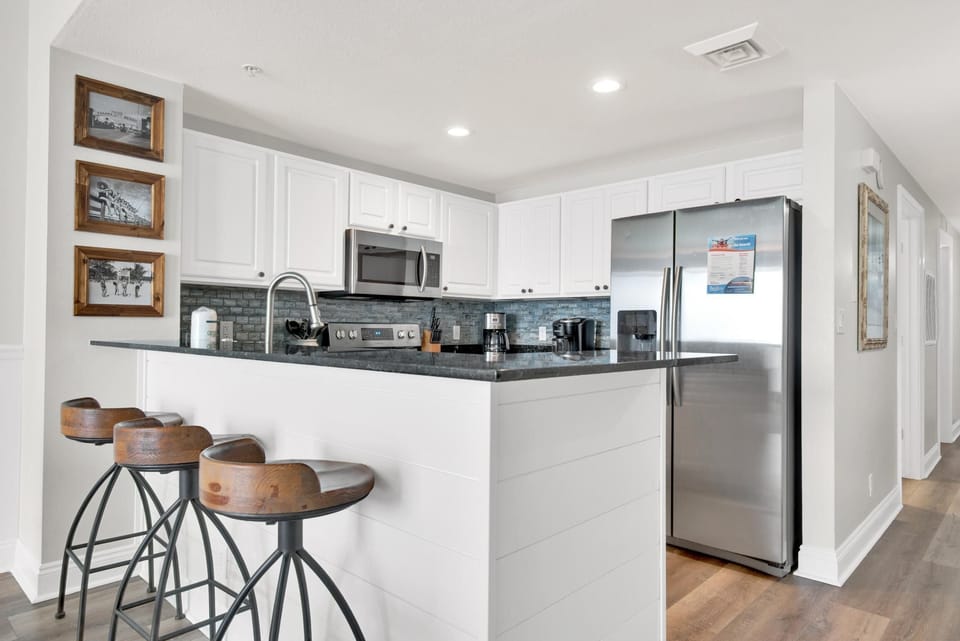 Condo, Multiple Beds (Calypso 2-1502 West) | Private kitchen | Oven, toaster