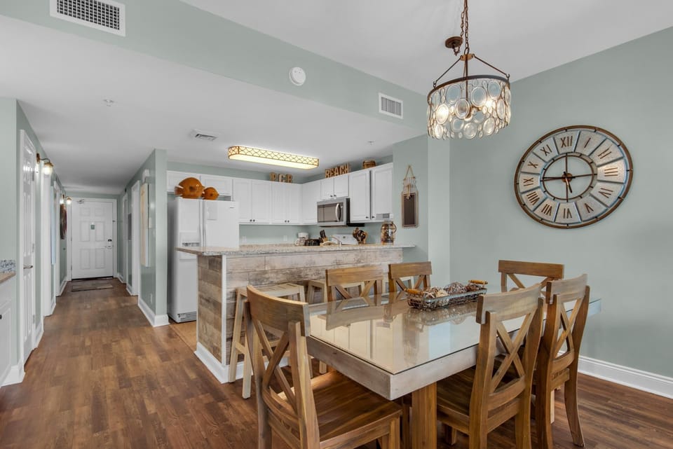 Condo, Multiple Beds (Calypso 1-608 East) | Dining