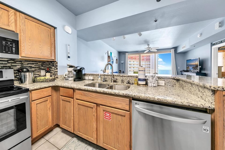 Condo, Multiple Beds (Shores of Panama 1816) | Private kitchen | Oven, toaster