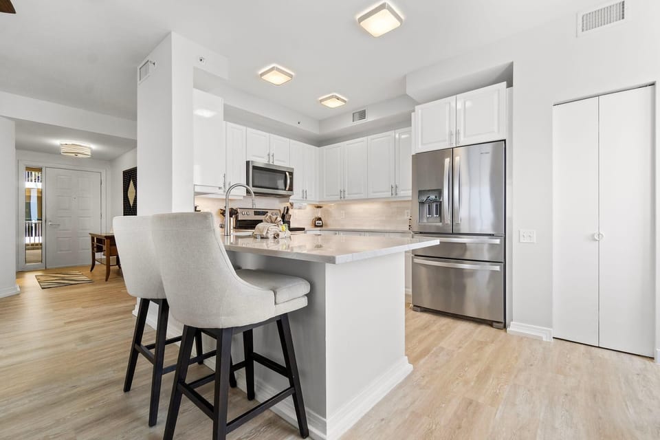 Condo, Multiple Beds (Beach Colony East 16A-Penthouse) | Private kitchen | Oven, toaster, paper towels