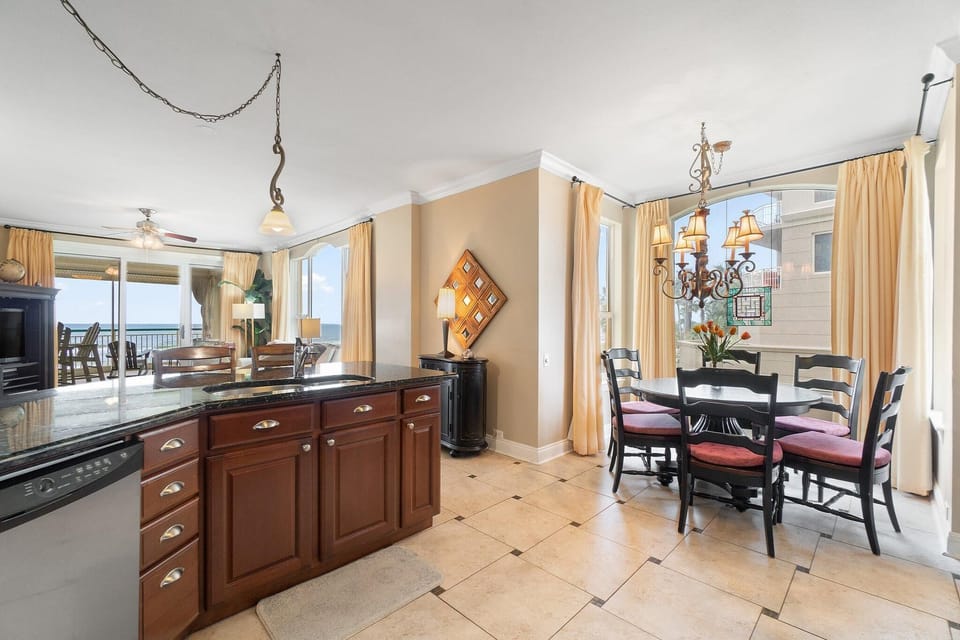 Condo, Multiple Beds (Beach Colony West 2D) | Dining