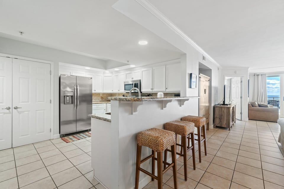 Condo, Multiple Beds (SeaSpray East 924- Gulf Front) | Private kitchen | Oven, toaster, paper towels