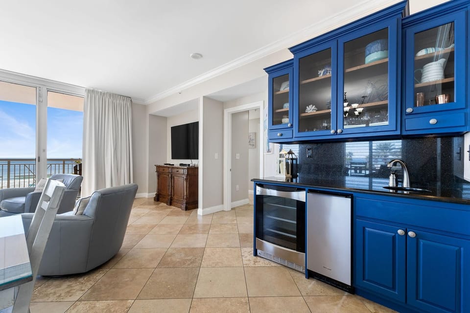Condo, Multiple Beds (Indigo West 301) | Private kitchen | Oven, toaster, paper towels